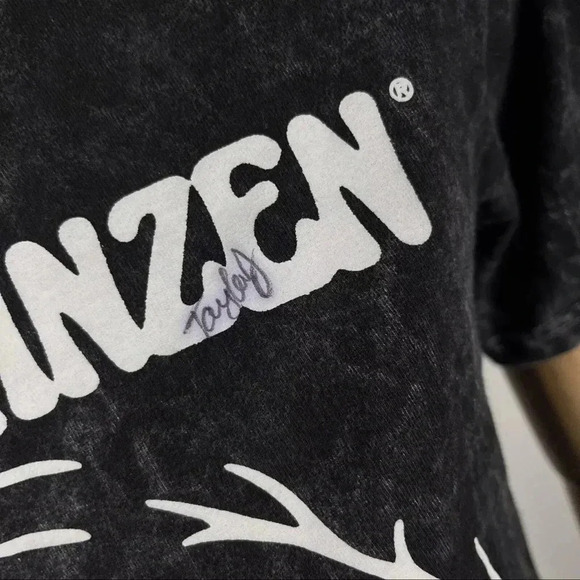 taylor janzen  tee autographed Women Size Small - Picture 4 of 9